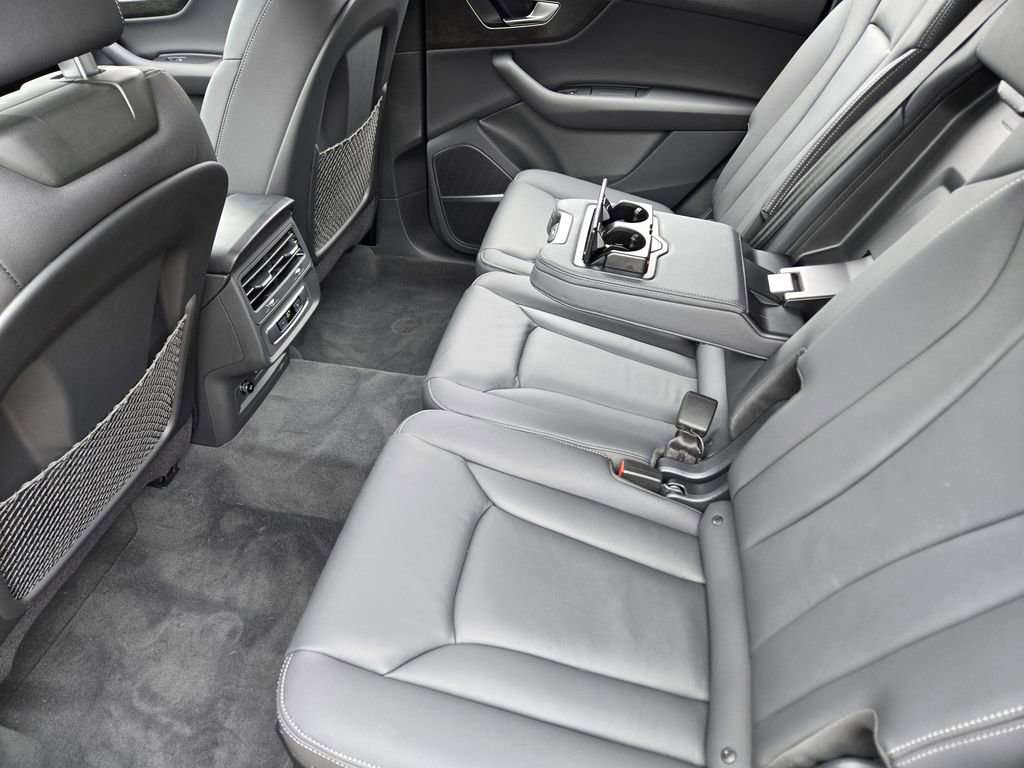 Certified 2025 Audi Q7 2.0T Premium Plus w/ Convenience Plus Package AWD/4WD image 40
