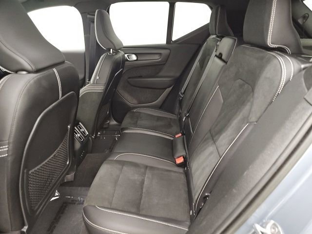 Used 2022 Volvo XC40 P8 Recharge Ultimate image 27