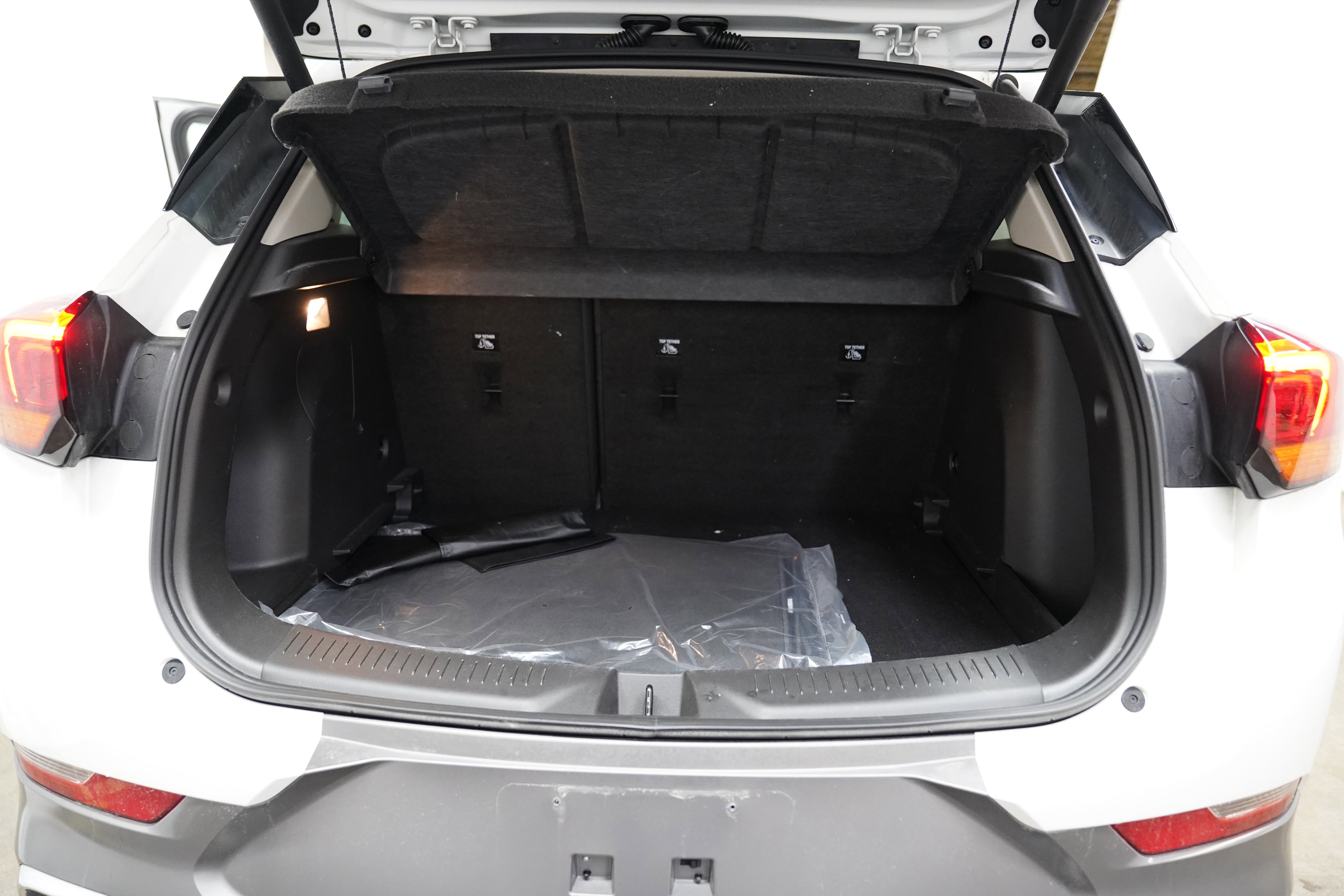 Used 2022 Buick Encore GX Essence w/ Experience Buick Package image 7