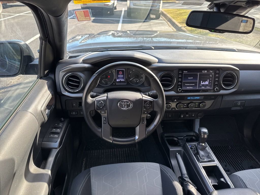 Used 2022 Toyota Tacoma TRD Off-Road image 2