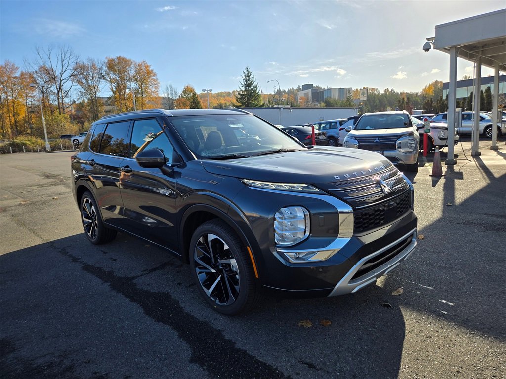 New 2025 Mitsubishi Outlander SEL image 3