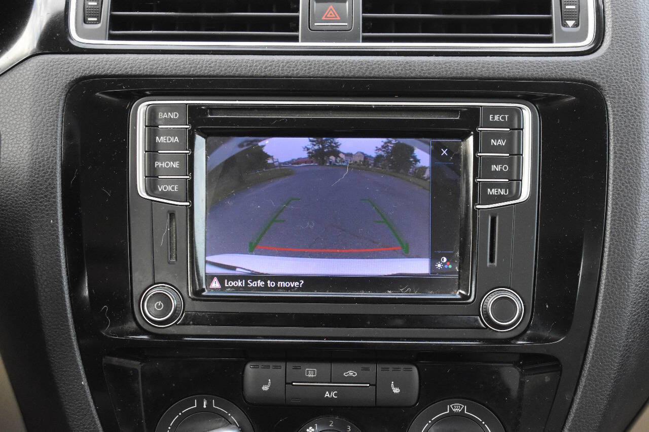 Used 2016 Volkswagen Jetta SEL image 25