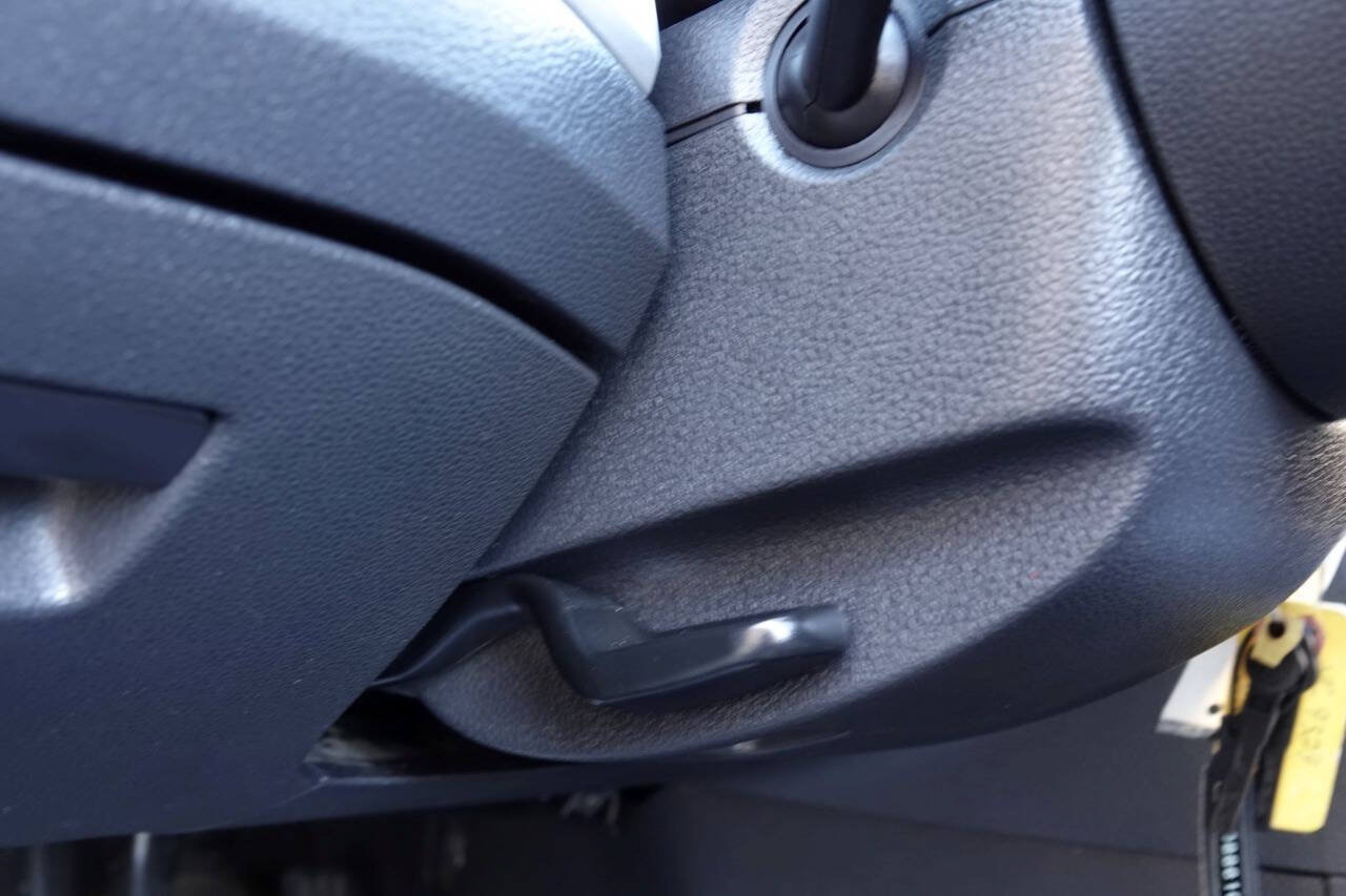 Used 2012 Volkswagen Passat TDI SE FWD image 70