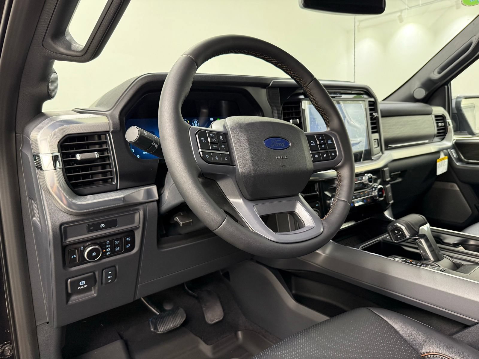 New 2025 Ford F150 Lariat w/ Equipment Group 502A High AWD/4WD image 16