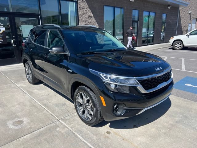 Used 2023 Kia Seltos EX AWD/4WD image 2