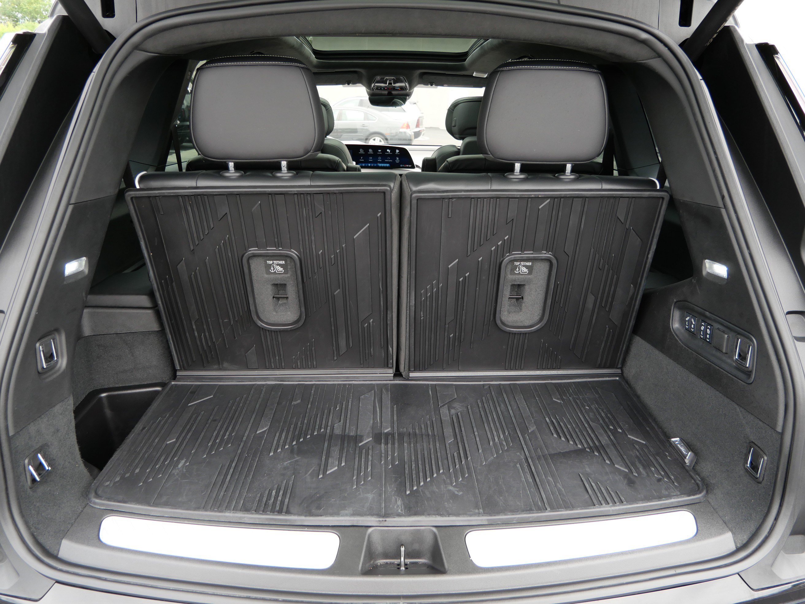 Certified 2026 Cadillac Vistiq Sport w/ LPO, Floor Liner Package AWD/4WD image 18