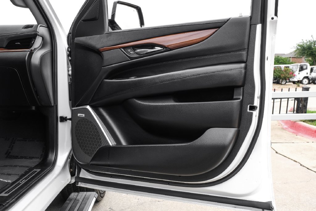 Used 2019 Cadillac Escalade ESV Premium Luxury RWD image 48