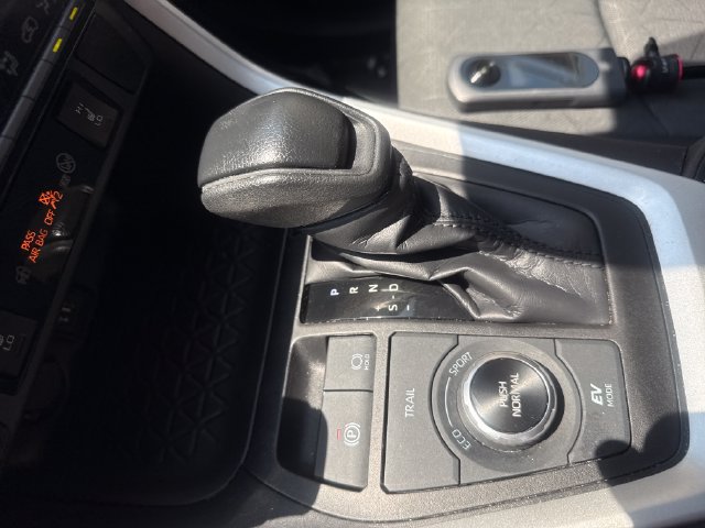 Used 2024 Toyota RAV4 XLE w/ Convenience Package AWD/4WD image 18