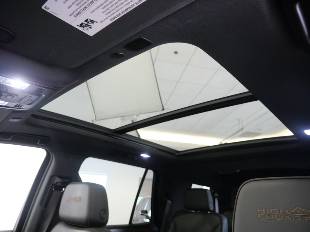 Used 2023 Chevrolet Tahoe High Country AWD/4WD image 27