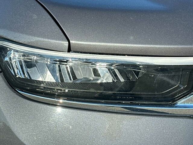 Used 2024 Jeep Grand Cherokee L Limited w/ Luxury Tech Group II image 34