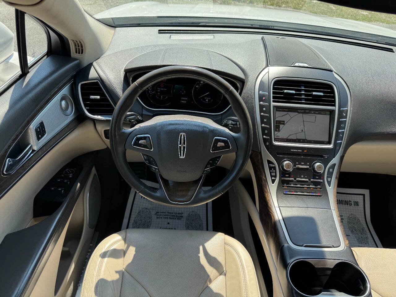 Used 2016 Lincoln MKX Reserve w/ Luxury Package image 46