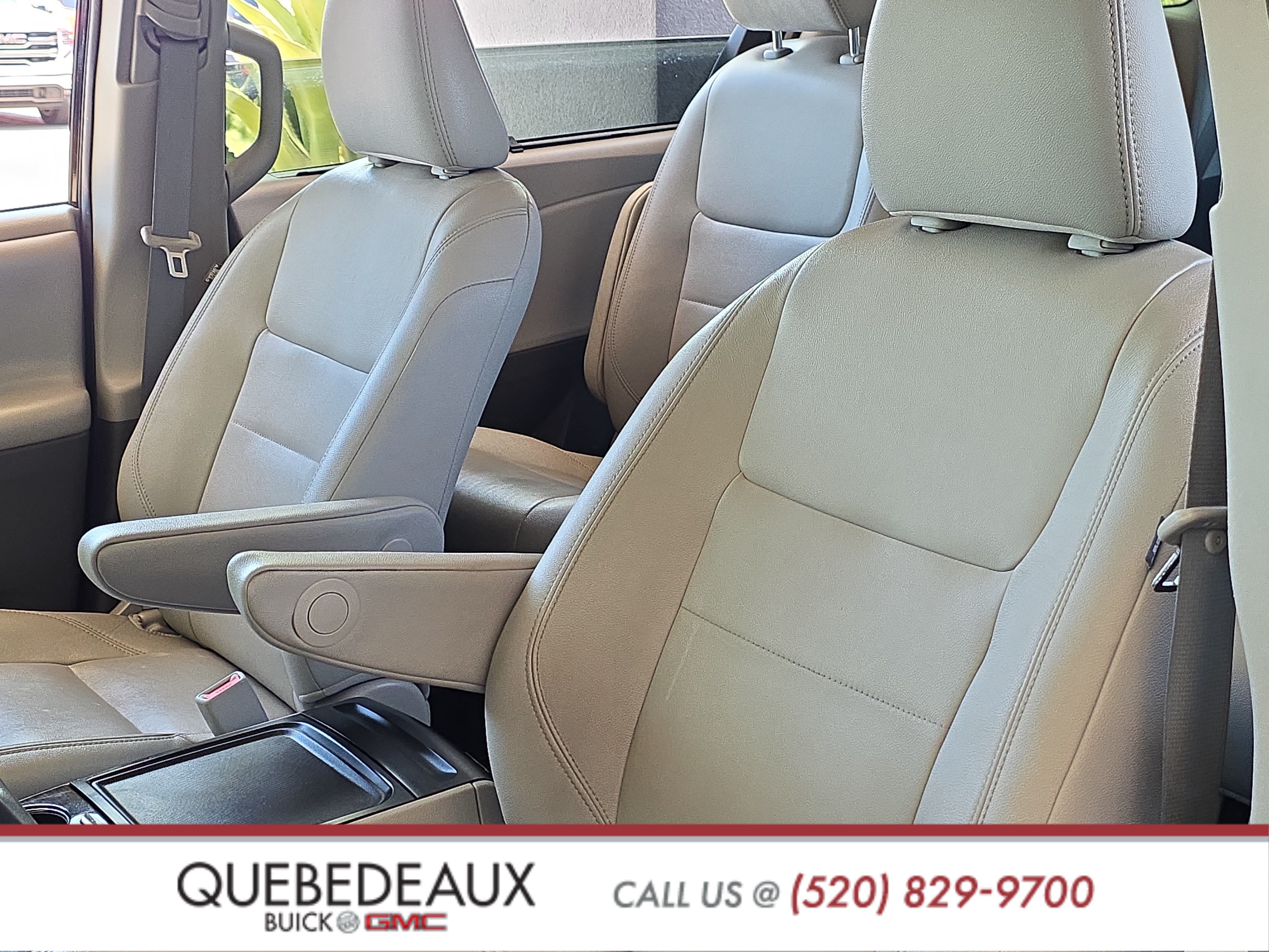 Used 2020 Toyota Sienna XLE w/ XLE Navigation Package FWD image 13