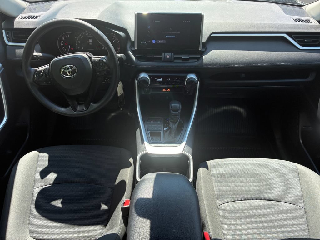 Used 2025 Toyota RAV4 LE AWD/4WD image 12