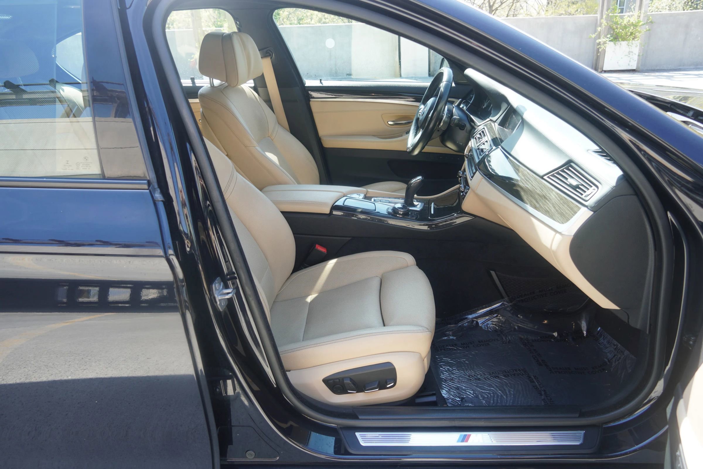 Used 2016 BMW 550i xDrive Sedan AWD/4WD image 40