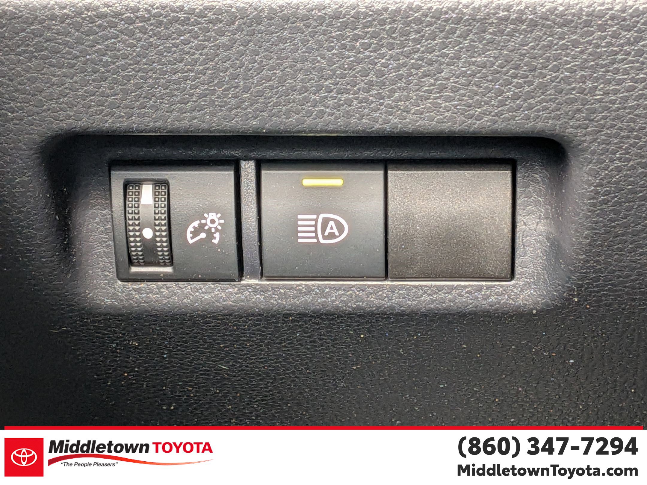 Certified 2025 Toyota RAV4 XLE AWD/4WD image 18
