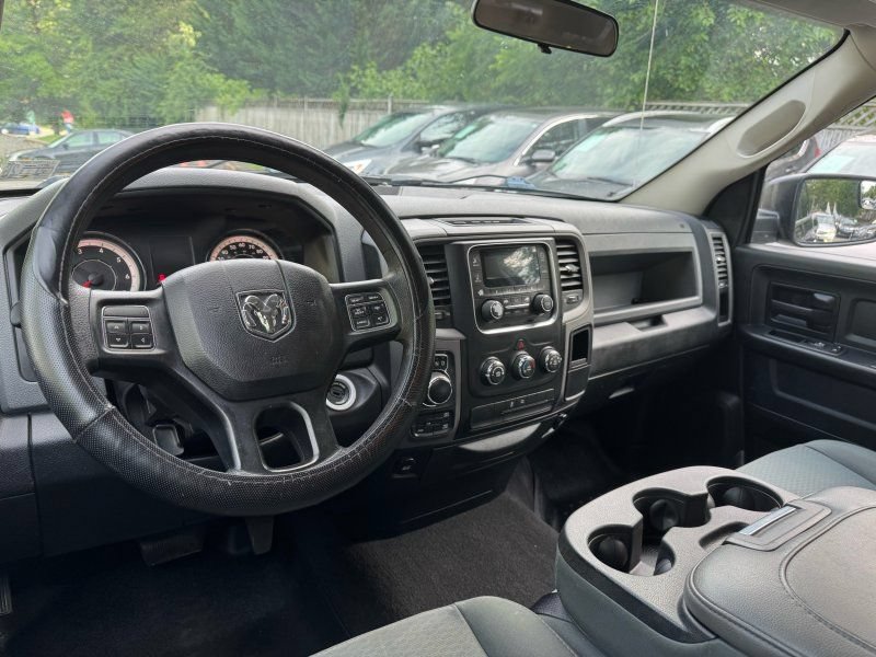 Used 2017 RAM 1500 Express AWD/4WD image 10