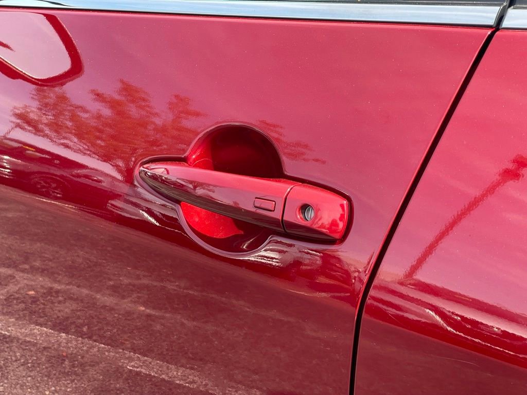 Certified 2022 Nissan Sentra SR FWD image 17