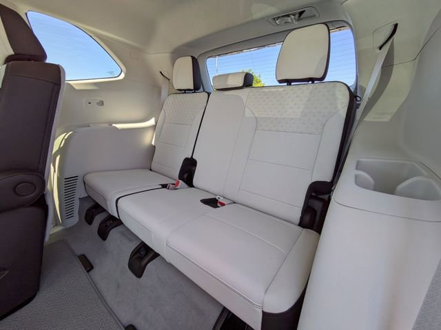 Used 2025 GMC Acadia Denali FWD image 16