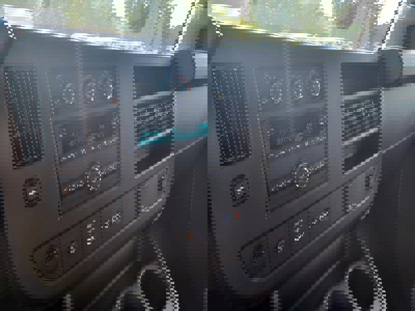 Used 2025 Chevrolet Express 3500 LS w/ Chrome Appearance Package RWD image 10