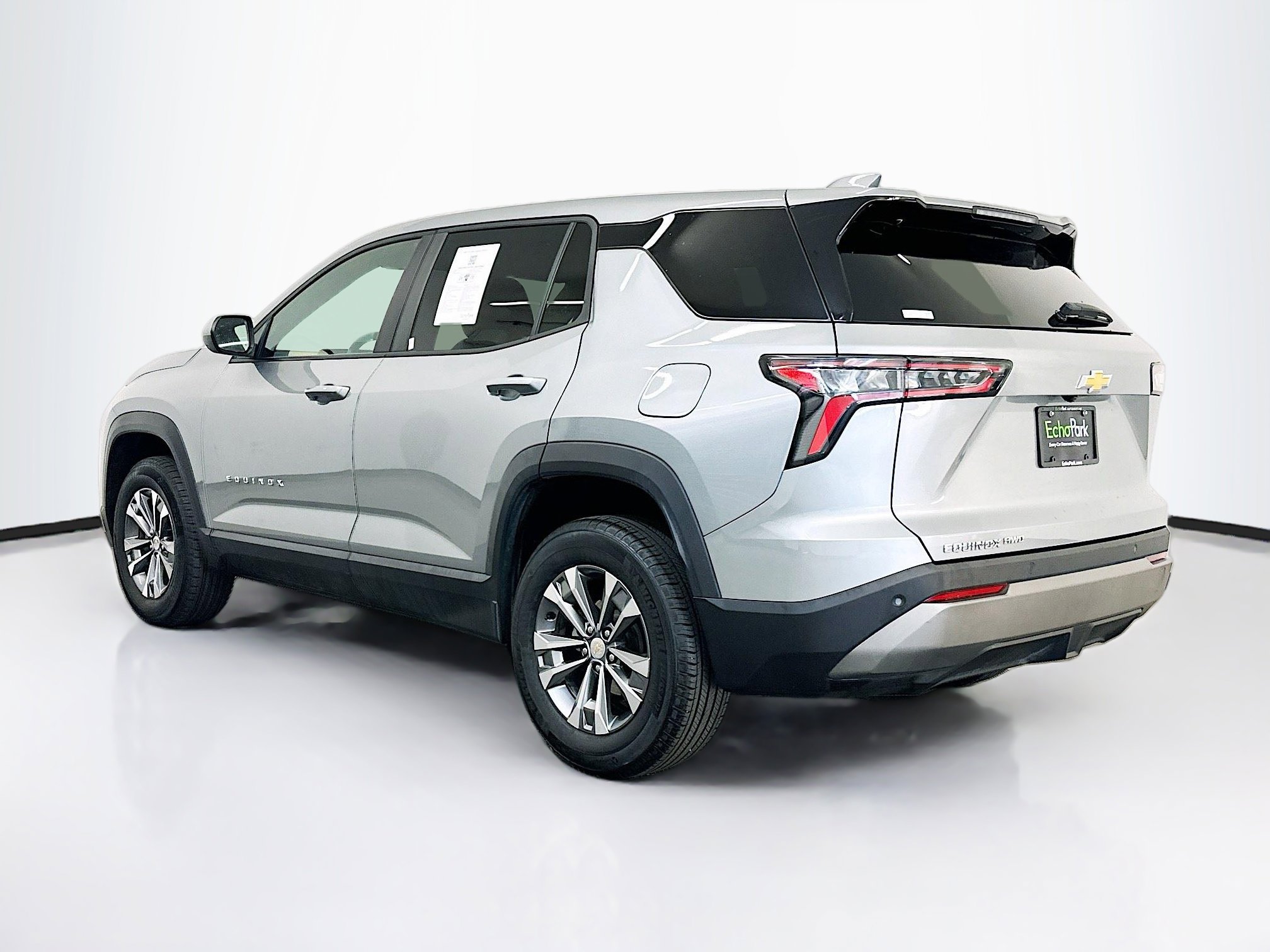 Used 2025 Chevrolet Equinox LT AWD/4WD image 5