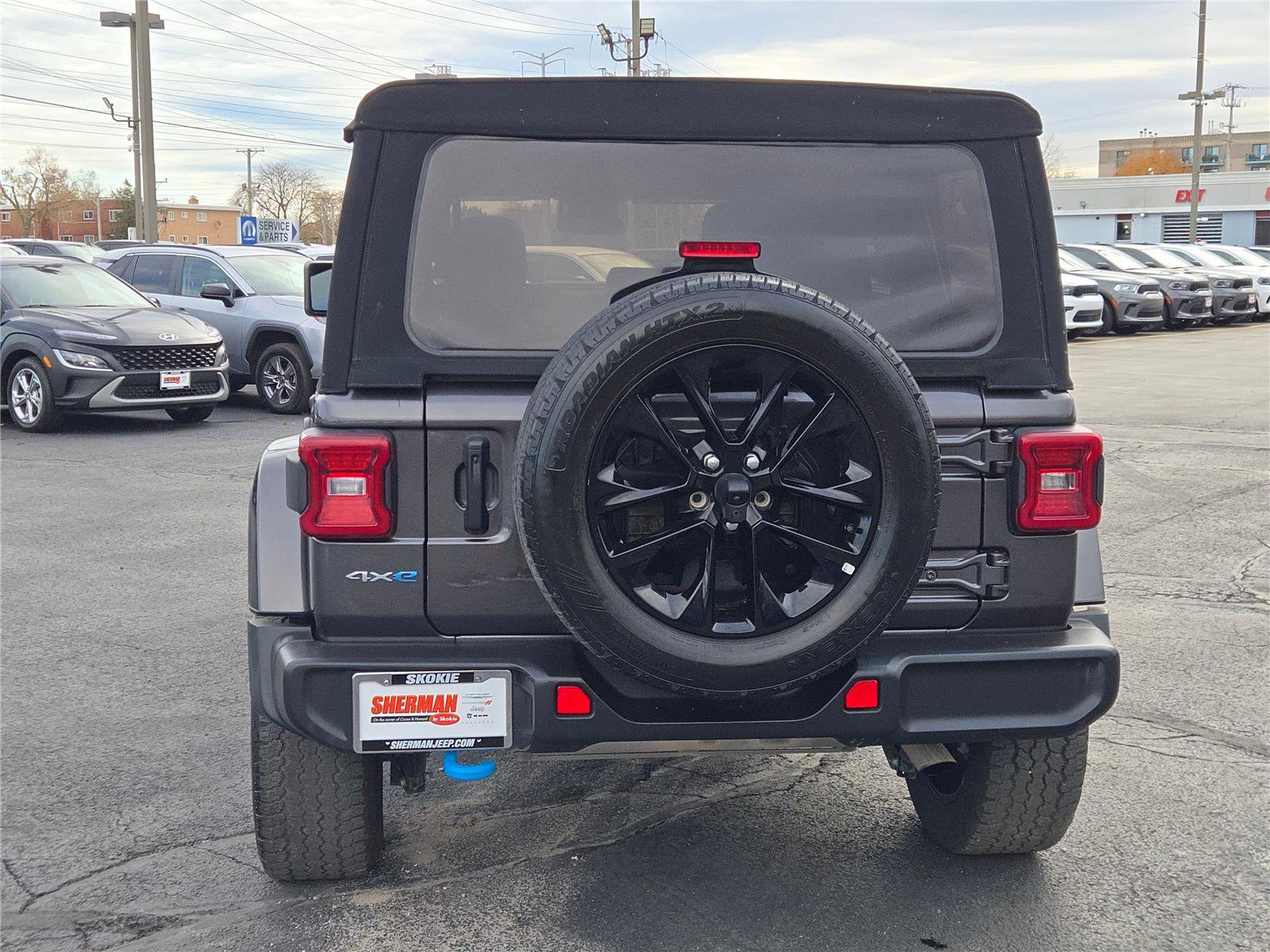 Used 2024 Jeep Wrangler Sahara image 15