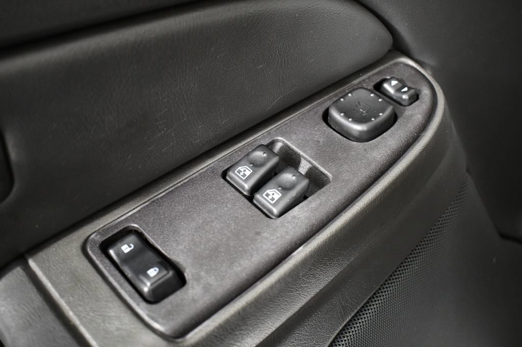 Used 2005 GMC Sierra 2500 SLE image 28