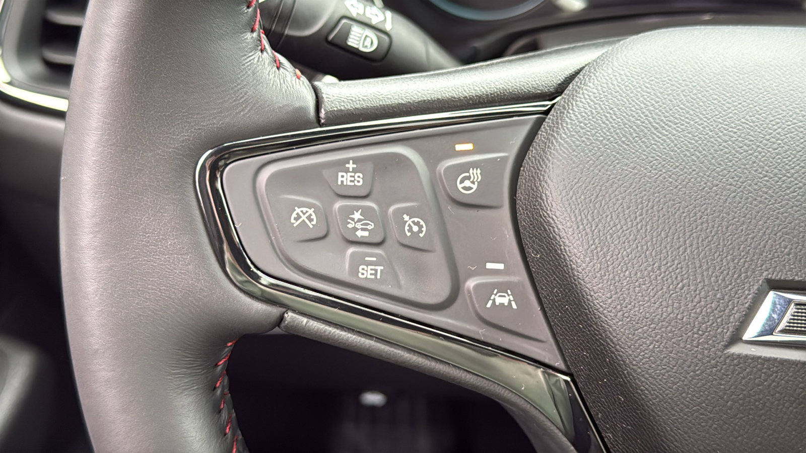 Used 2022 Chevrolet Equinox RS w/ RS Leather Package image 16