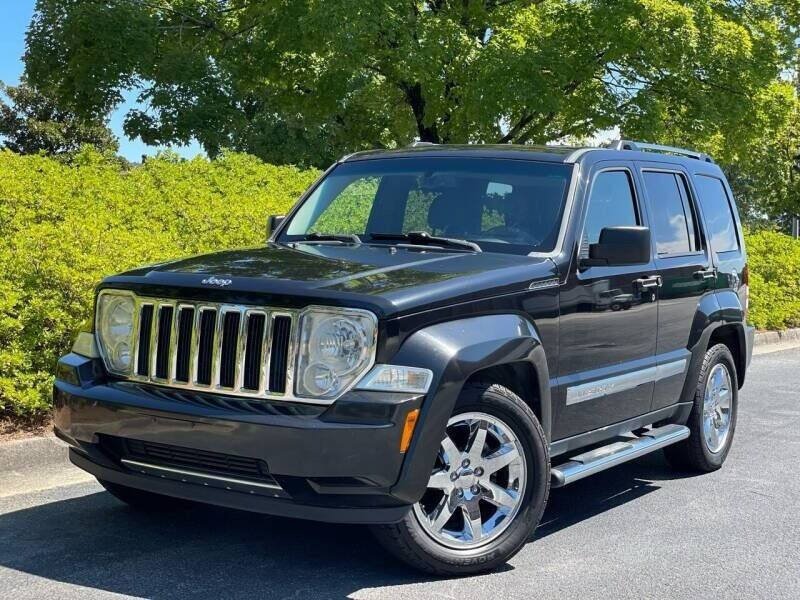 Used 2010 Jeep Liberty Limited w/ Tire & Wheel Group RWD image 3