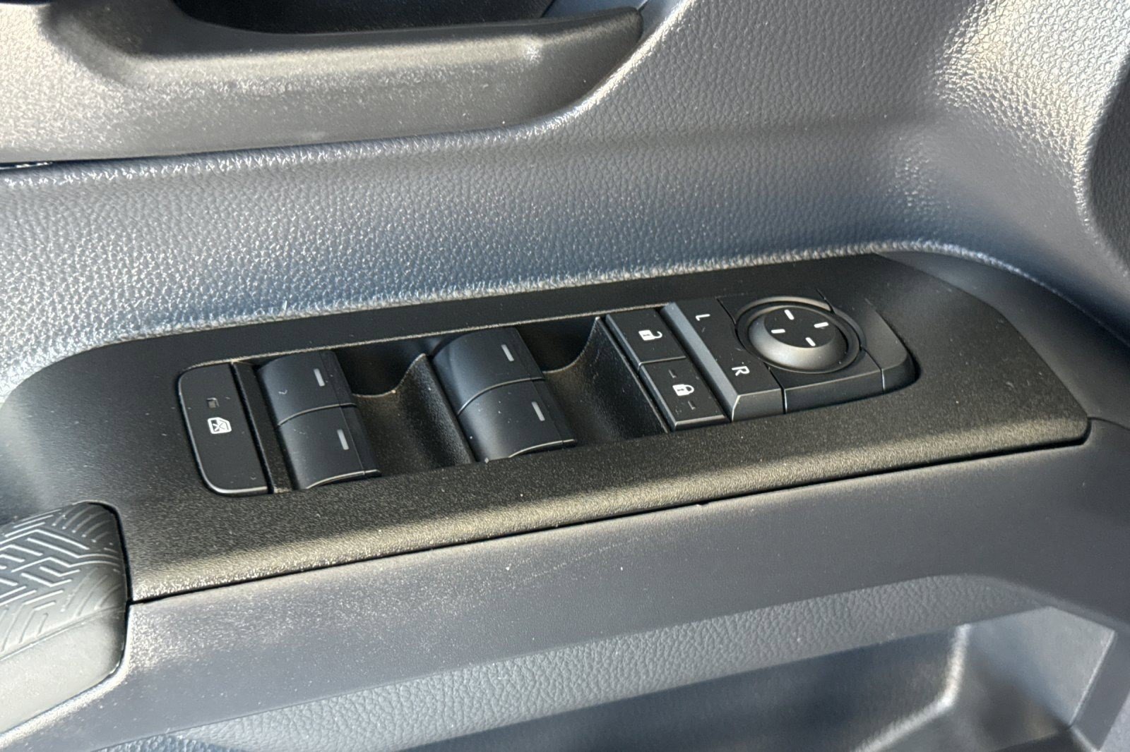 Certified 2025 Toyota 4Runner SR5 AWD/4WD image 12