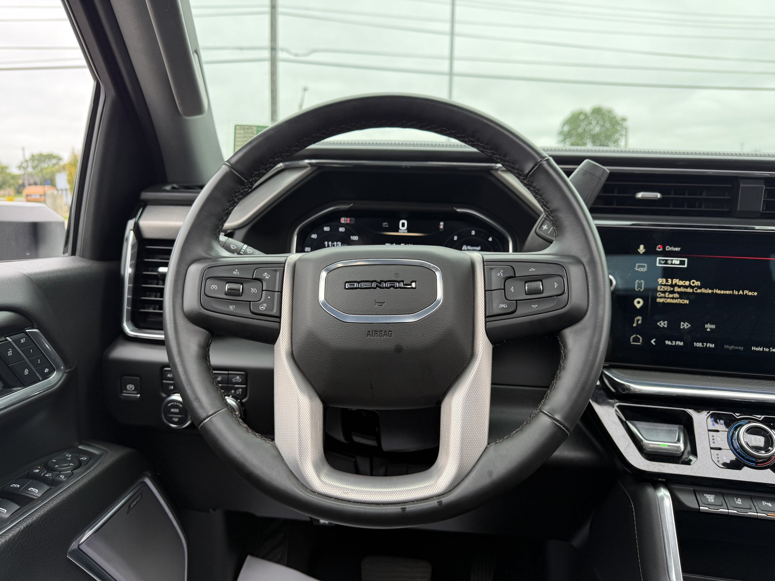 Used 2025 GMC Sierra 2500 Denali AWD/4WD image 17