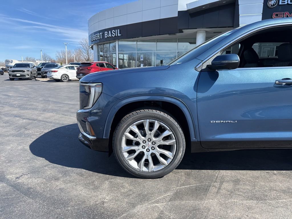 New 2026 GMC Acadia Denali w/ Super Cruise Package image 5