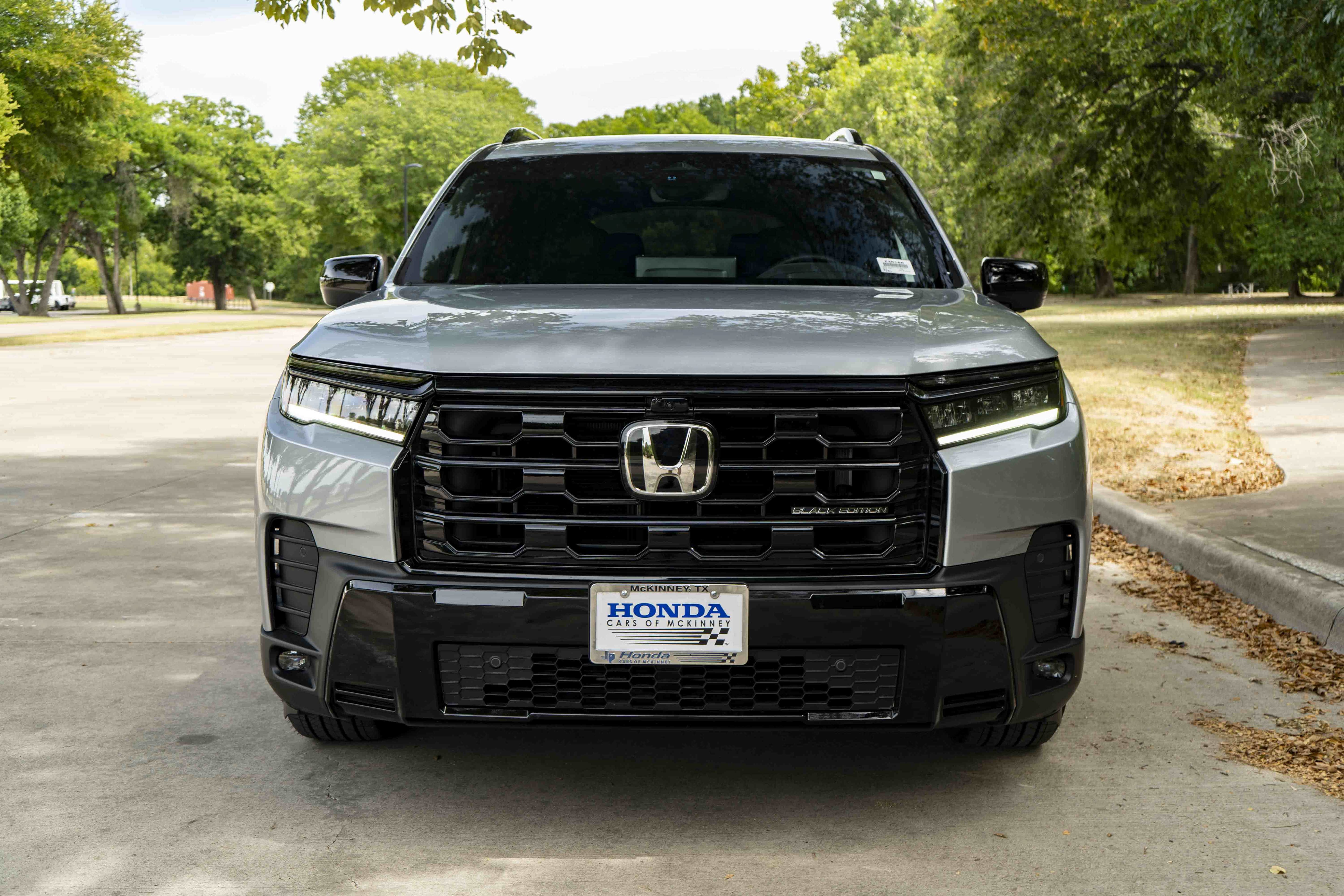 Used 2026 Honda Pilot Black Edition image 3