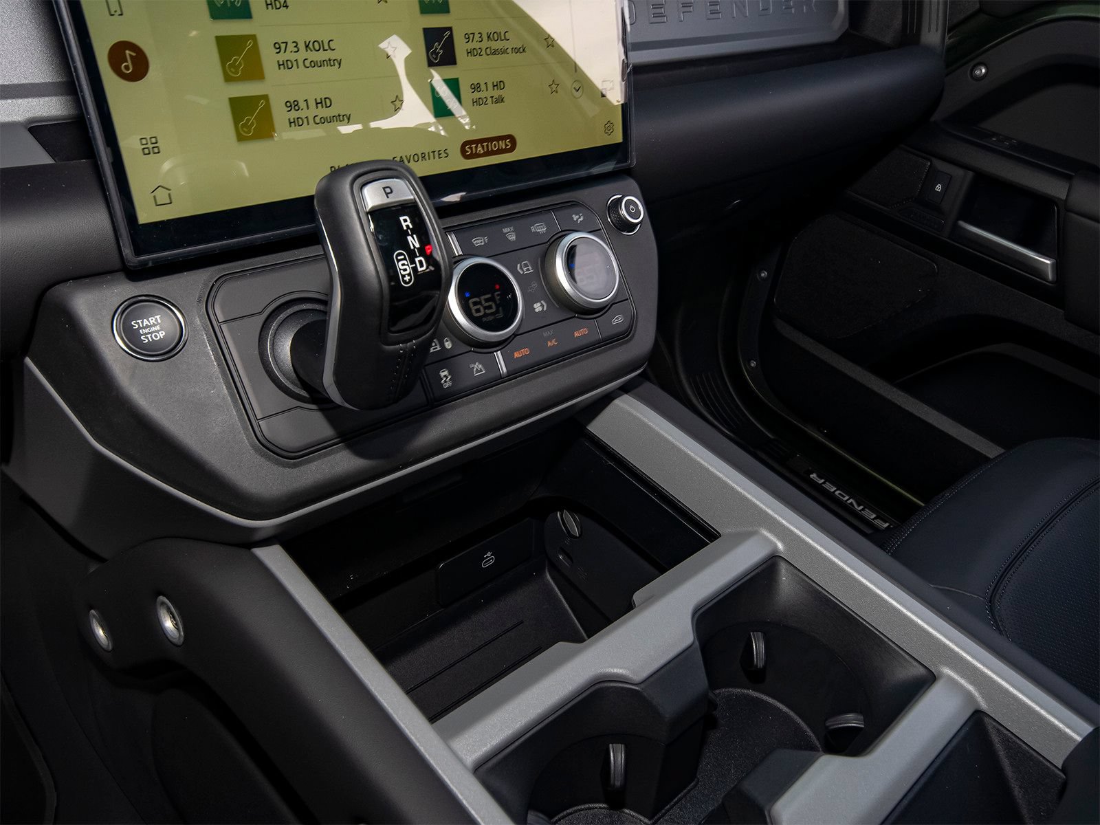 New 2026 Land Rover Defender 110 X AWD/4WD image 30