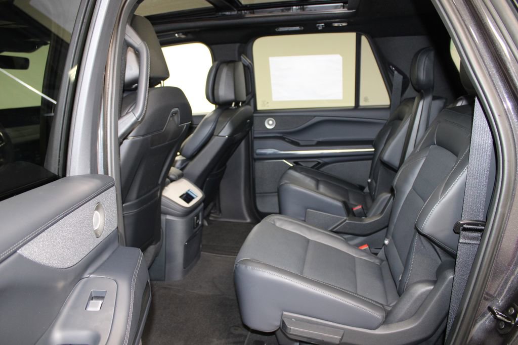 New 2026 Lincoln Navigator L Reserve w/ Jet Appearance Package image 28