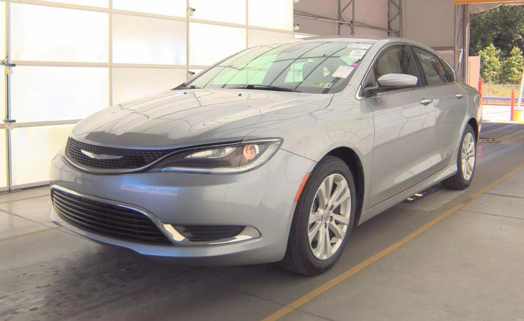 Used 2016 Chrysler 200 Limited FWD image 4