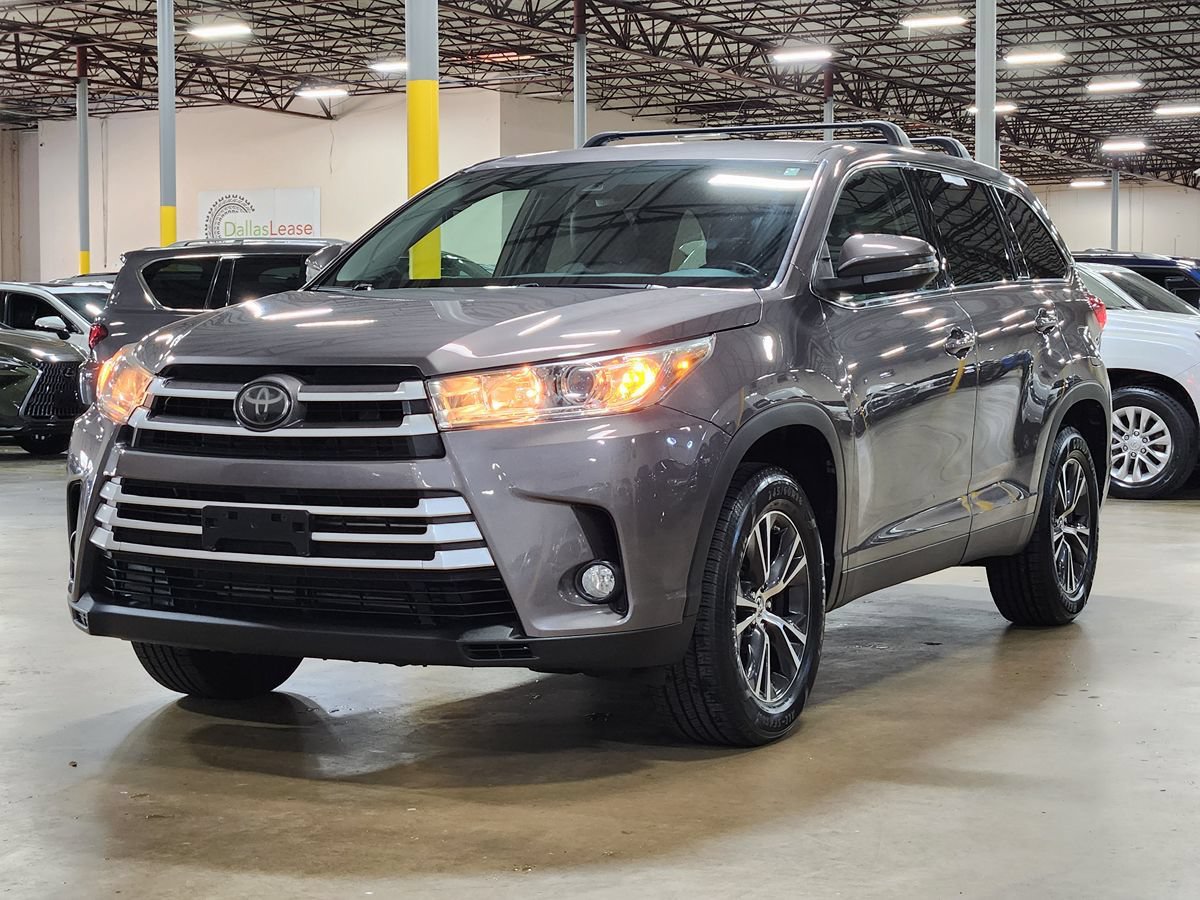 Used 2019 Toyota Highlander Plus FWD image 4