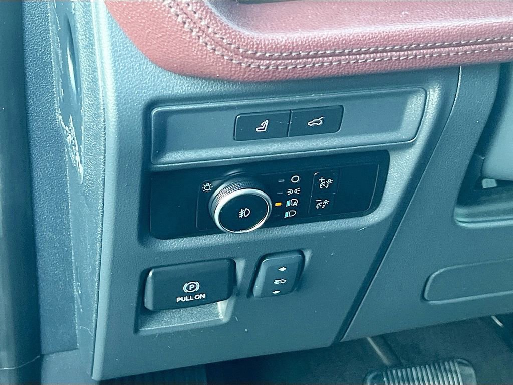 Used 2024 Ford Expedition Max Limited image 10