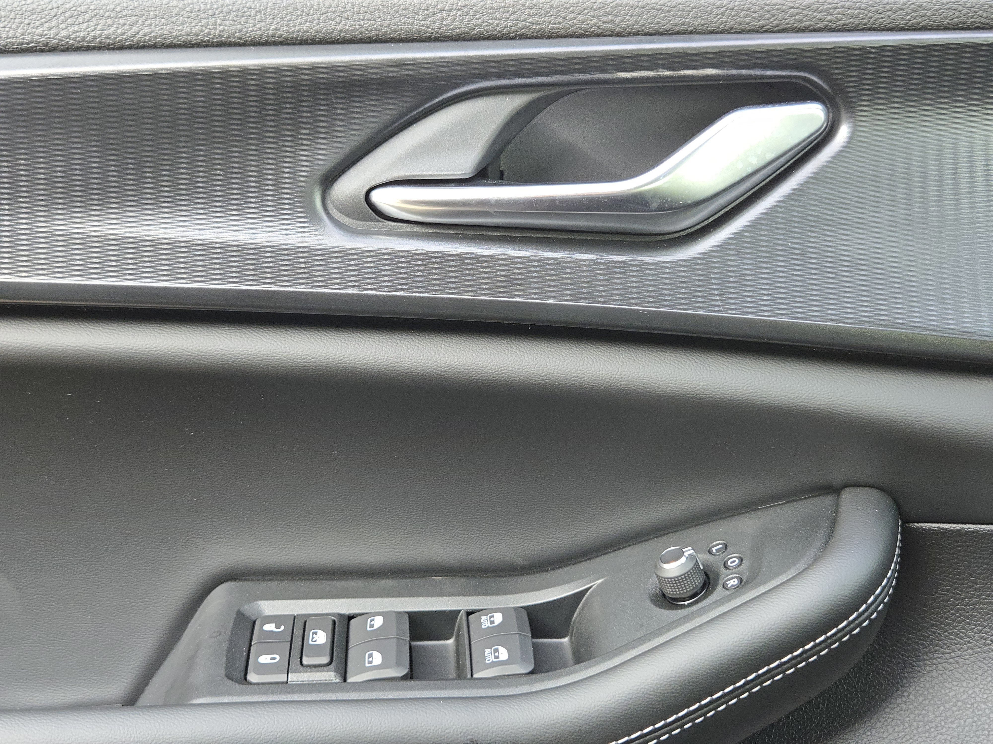 New 2025 Jeep Grand Cherokee 4WD image 16