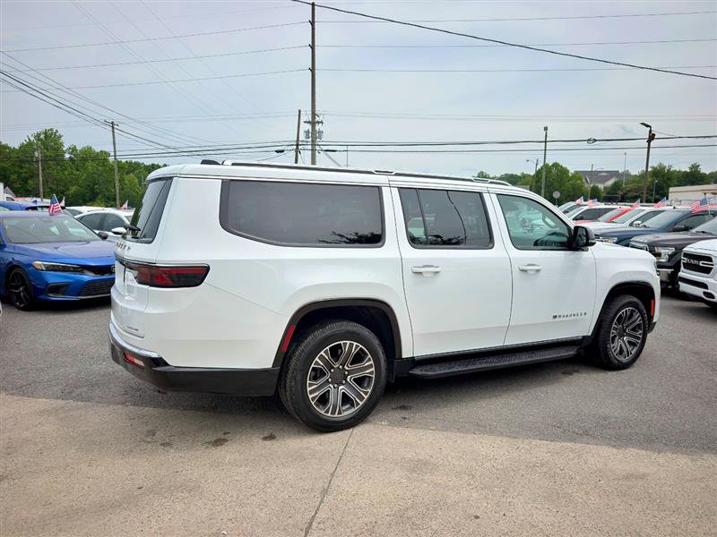 Used 2024 Jeep Wagoneer L Series II RWD image 7