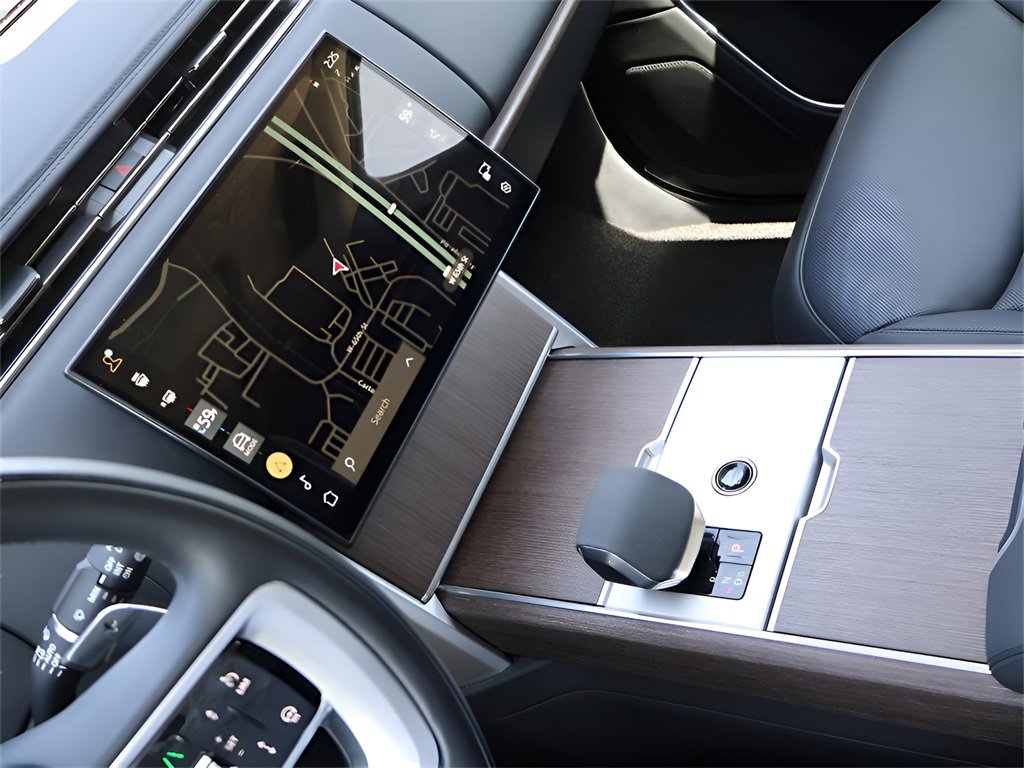 Used 2024 Land Rover Range Rover SE image 38