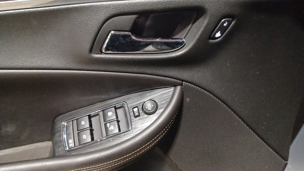 Used 2018 Chevrolet Impala LT image 5