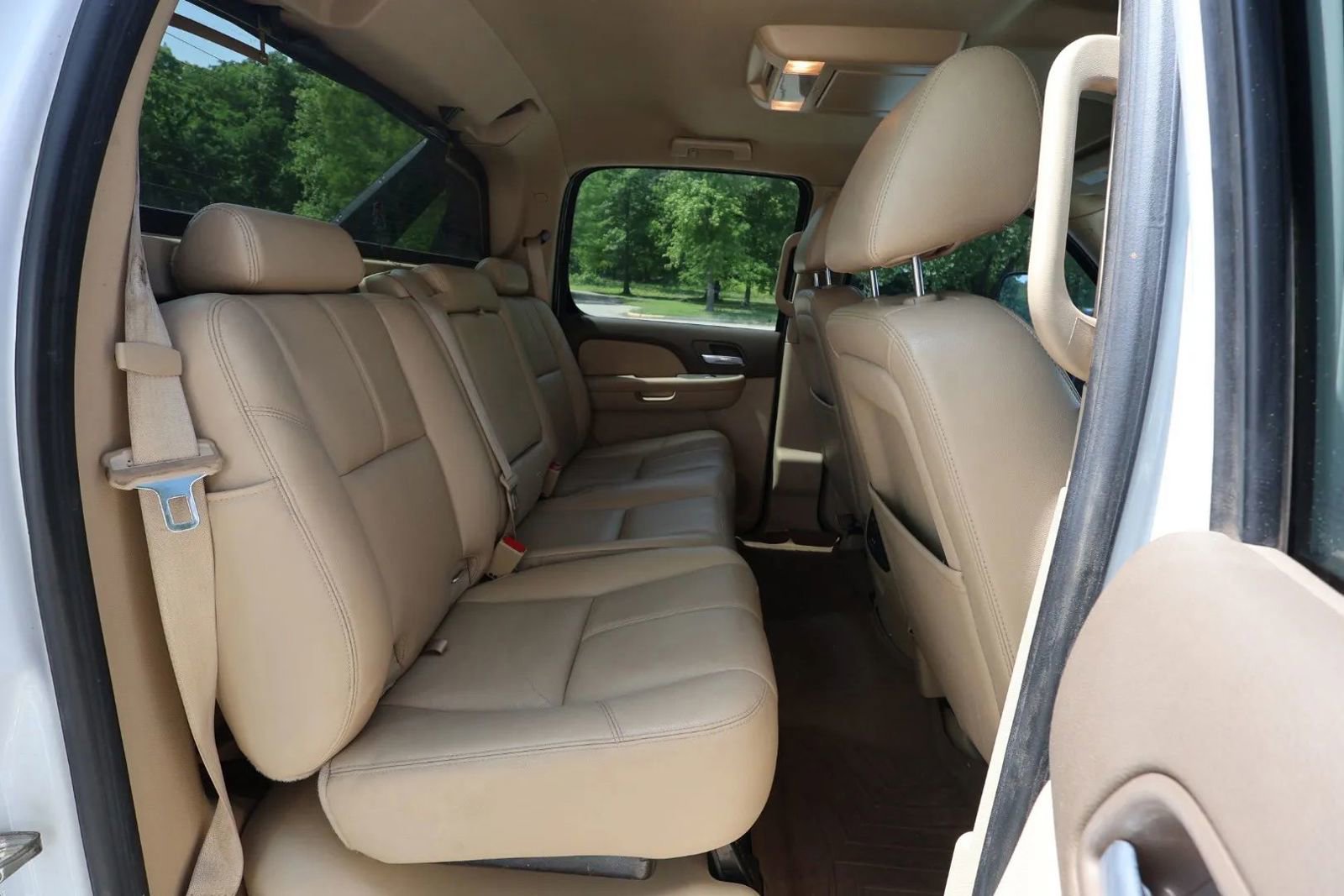 Used 2012 Chevrolet Avalanche LT w/ Suspension Package, Off-Road AWD/4WD image 15