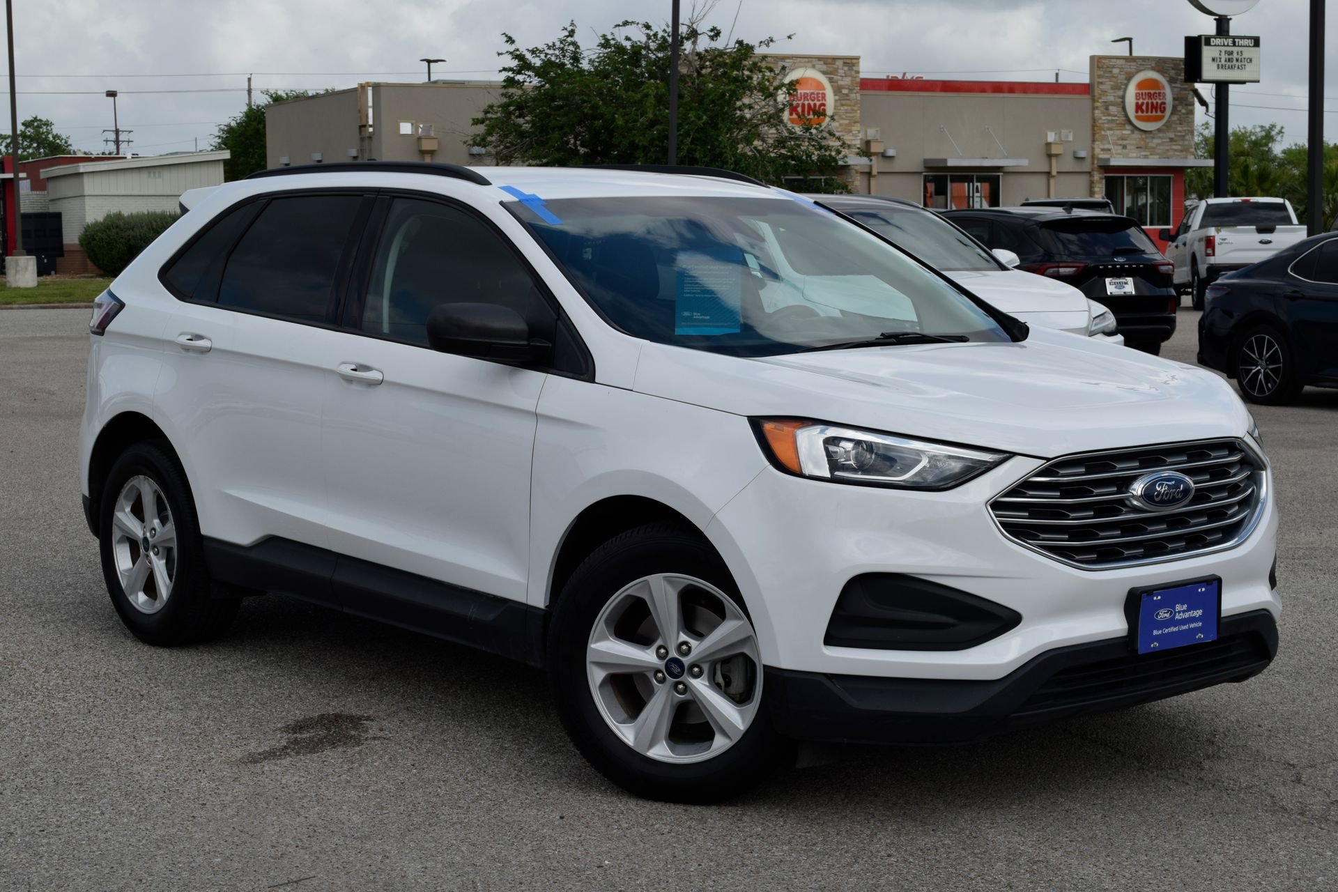 Certified 2020 Ford Edge SE image 3