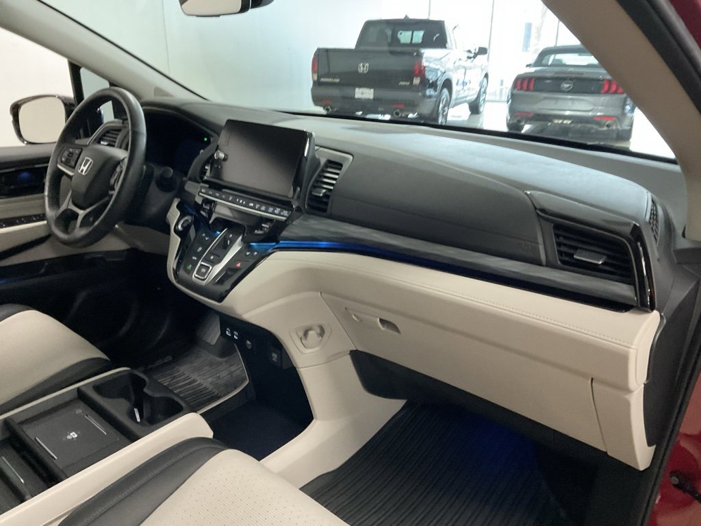 Used 2025 Honda Odyssey Elite image 18