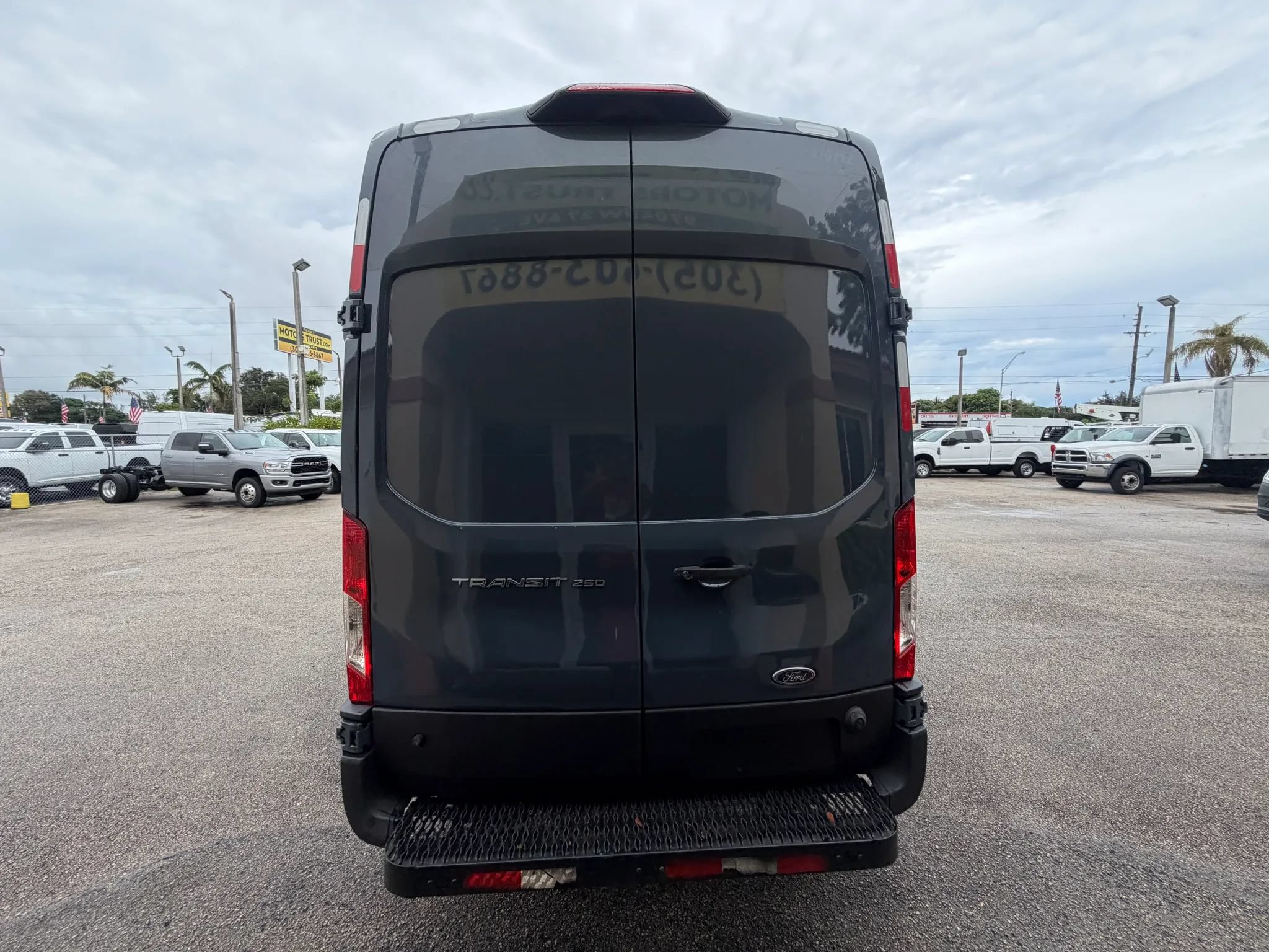 Used 2020 Ford Transit 250 148 High Roof Extended RWD image 4