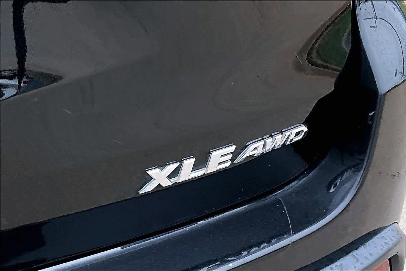 Used 2015 Toyota Highlander XLE AWD/4WD image 10