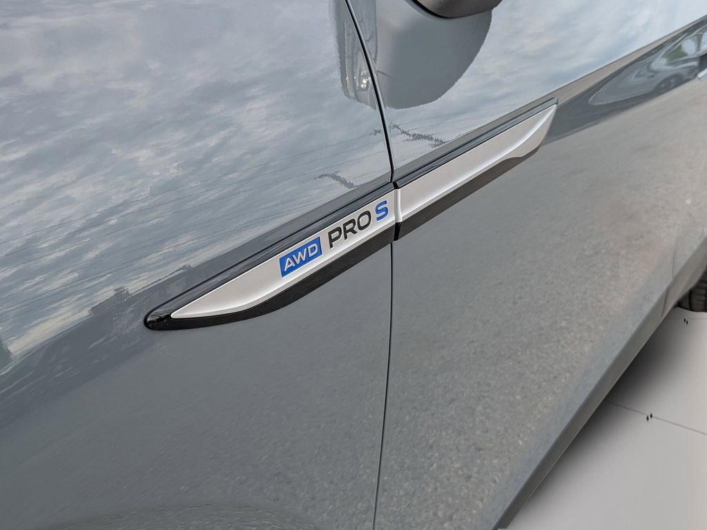 Certified 2023 Volkswagen ID.4 Pro S Plus AWD/4WD image 8