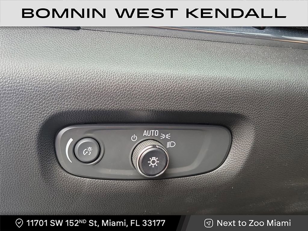 Used 2024 Chevrolet Traverse RS image 22