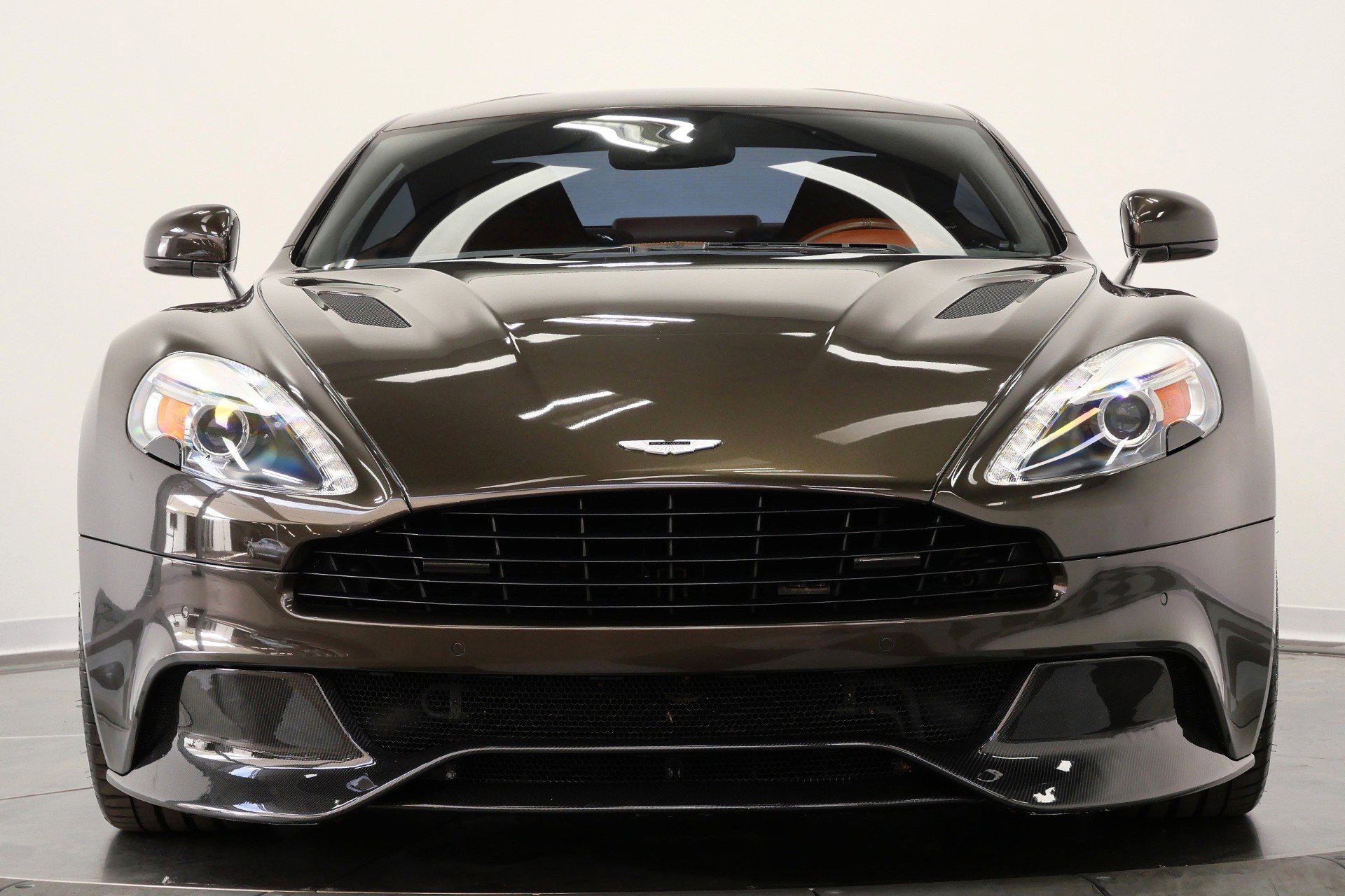 Used 2014 Aston Martin Vanquish Coupe image 4