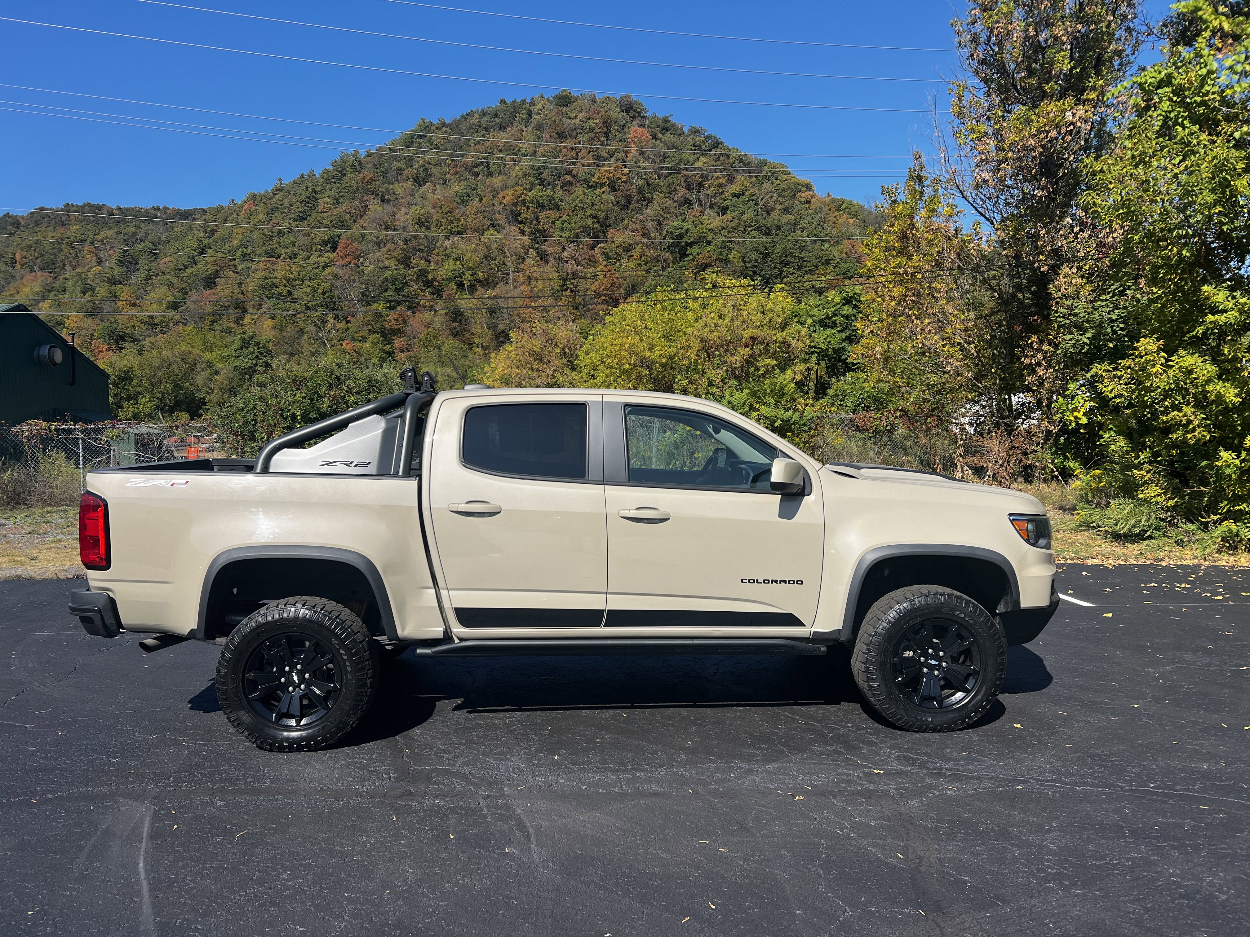 Used 2021 Chevrolet Colorado ZR2 w/ ZR2 Dusk Special Edition image 4